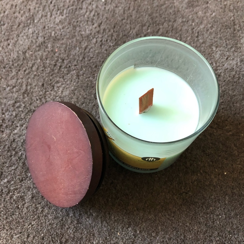 Wooden wick candle - beach scent